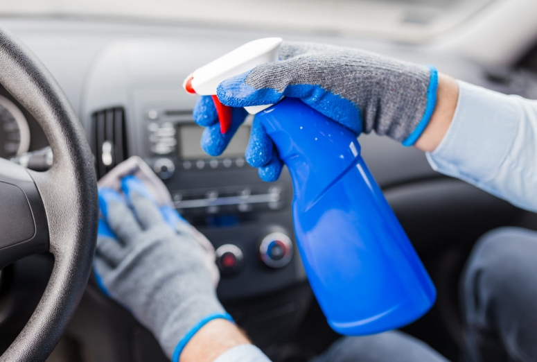 Paso a paso para desinfectar el coche durante el coronavirus
