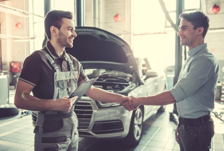 Which types of customers are most common in each type of workshop